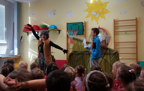 Divadlo v MŠ "Zazvonil zvonec a je tady pohádka"