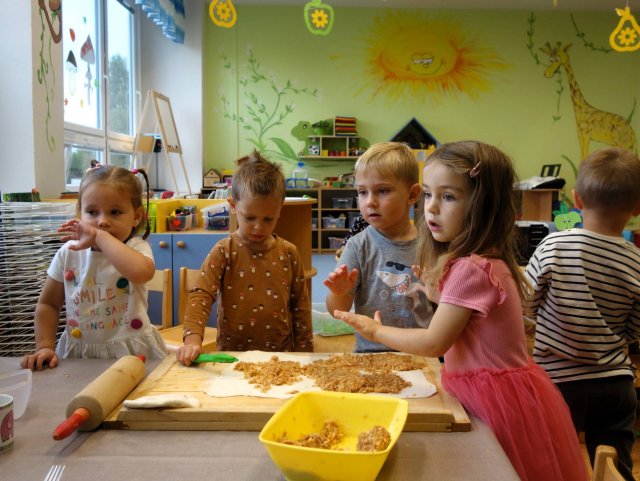 Želvičky pečou štrúdl aneb mouka až za ušima!