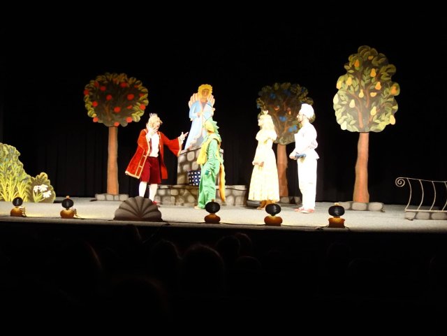 Divadlo Metropol - Princezny jsou na draka