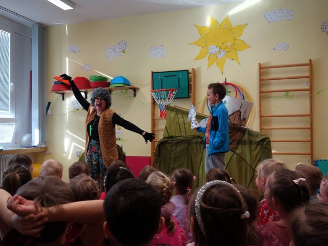 Divadlo v MŠ "Zazvonil zvonec a je tady pohádka"